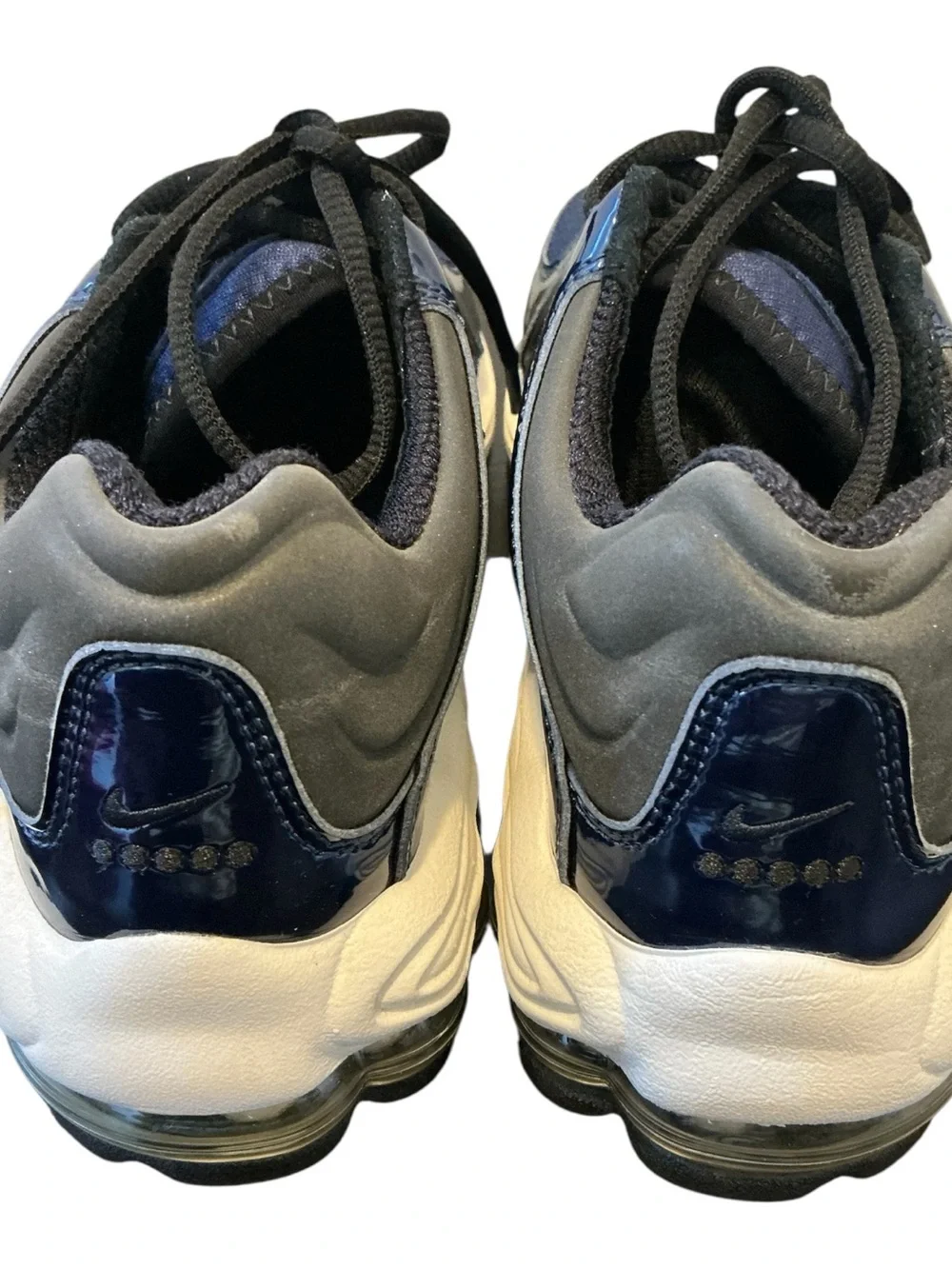 Nike Men’s Blue and Black Athletic Sneakers new no box